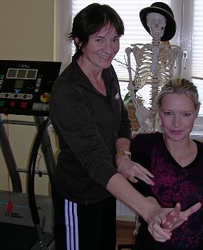 Andrea Buck-Beckdorf (links) und Kollegin Linda Kuhbach. Foto Aldag